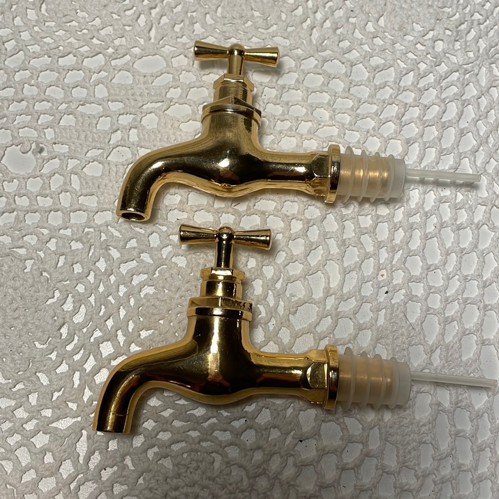 Decorative oil bottle spouts set of 2